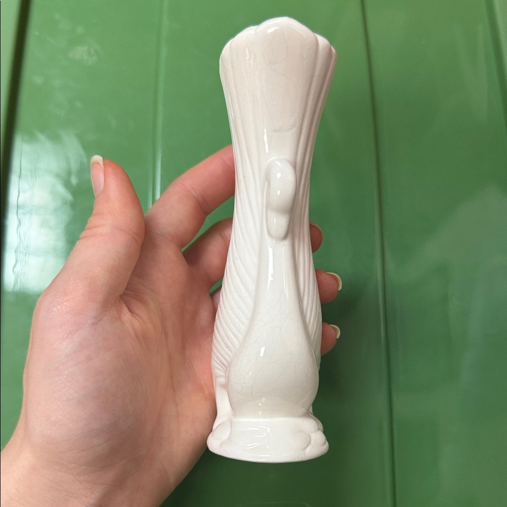 Vintage White Ceramic Swan Vase - Picture 2 of 12